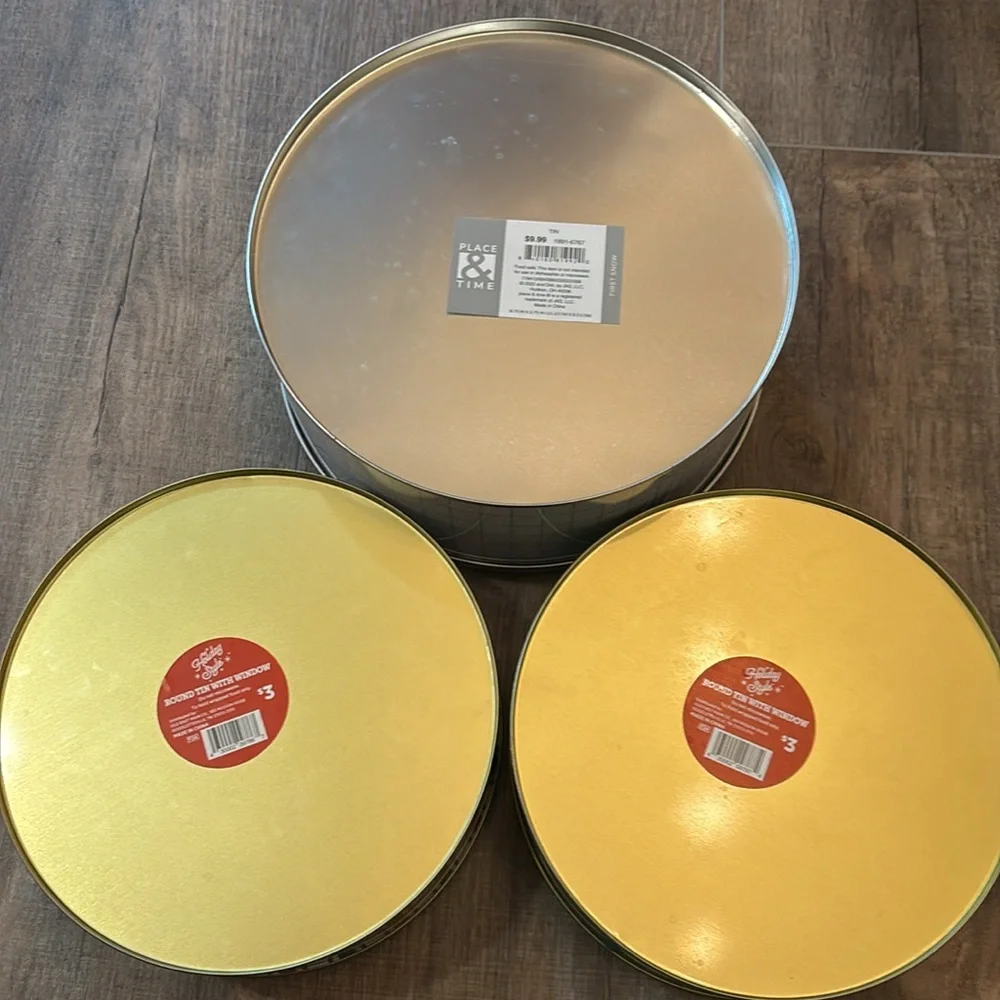 Set of 3 Christmas Holiday Cookie Tins - Baked Goods Gifting‎